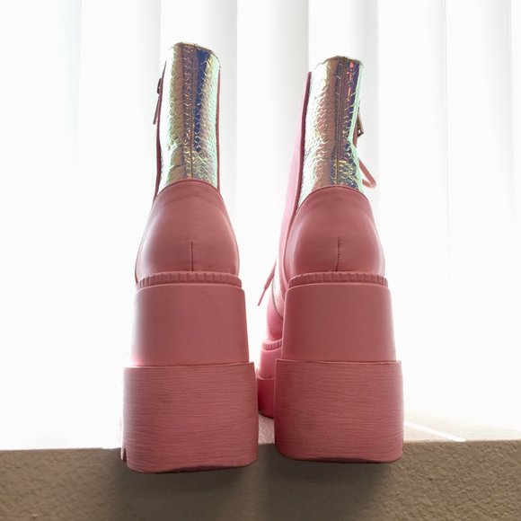 PRE LOVED Cape Robbin -Pink Poison Platforms Boots PNK/6- SH231 - Picture 7 of 7
